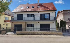 Cedrus Apartman